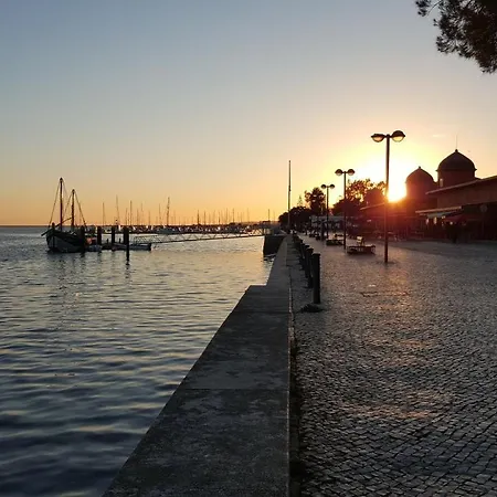 Casa Da Alegria - Acolhedor No Centro De * Olhao