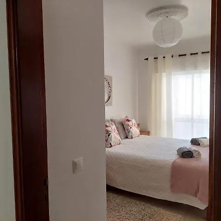 Casa Da Alegria - Acolhedor No Centro De Apartmán Olhão