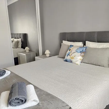 Casa Da Alegria - Acolhedor No Centro De Apartmán Olhão